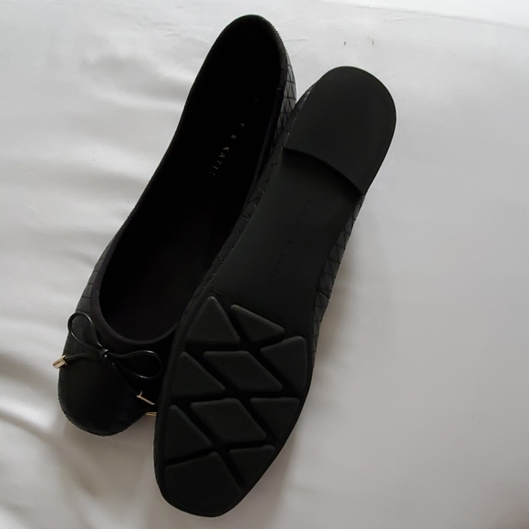 Shoes - Picture 2 of 8